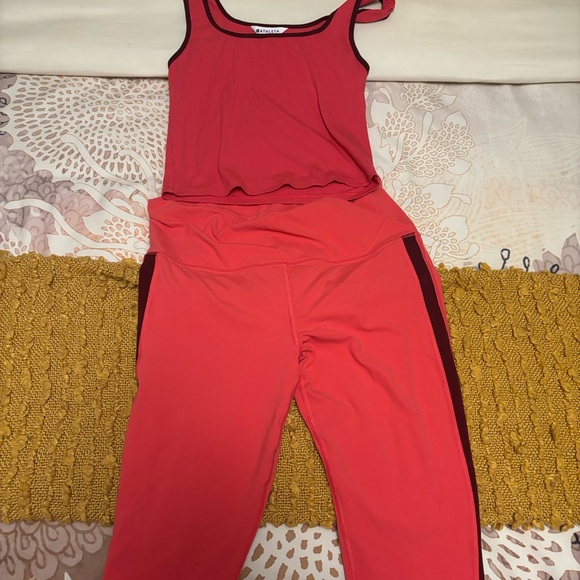 Athleta Elation Ultra High Rise Colorblock 7/8 Legging - Picture 3 of 6